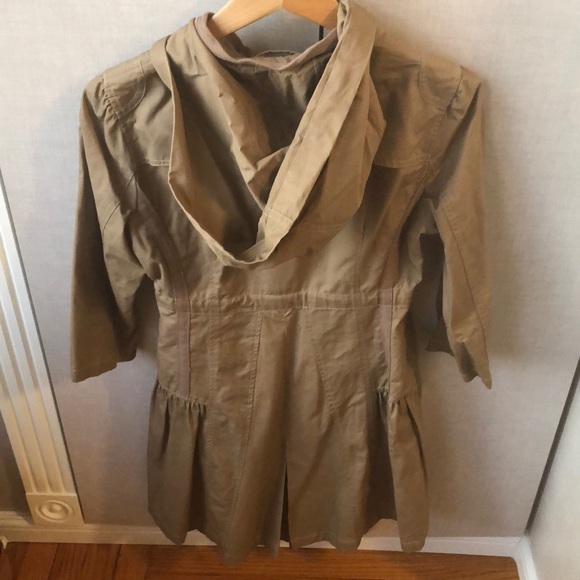 Versatile Jacket - Picture 2 of 6